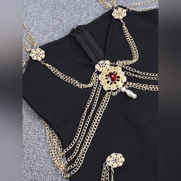Luxury Bandage Chain Detail Maxi Dress - Picture 14 of 15